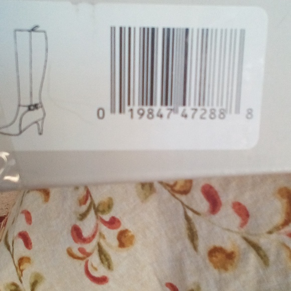 BANDALINO Off White Bodella dress boots. Sz 8M - Picture 5 of 8